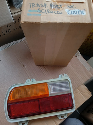 Plastica faro fanale post - fanale, sx